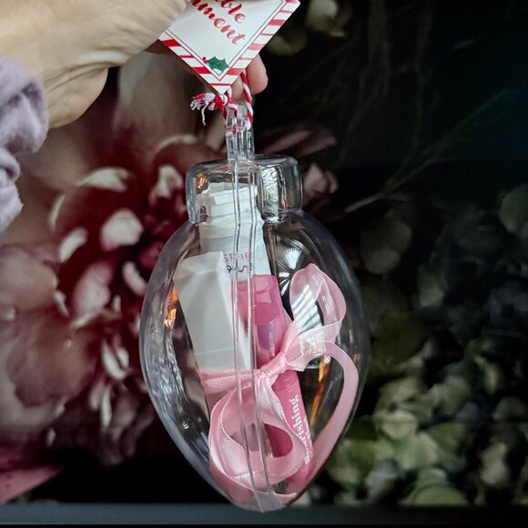 NEW 4-Pc Lip Plumper, Lip Tint & Hand Lotion in Holiday Bulb Bath & Body Works - Picture 5 of 5